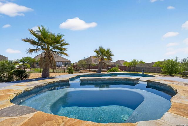 107 Lilly Blf, Castroville, TX 78009