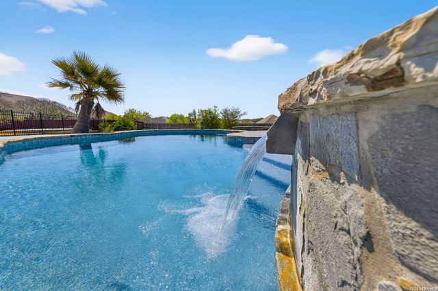 107 Lilly Blf, Castroville, TX 78009