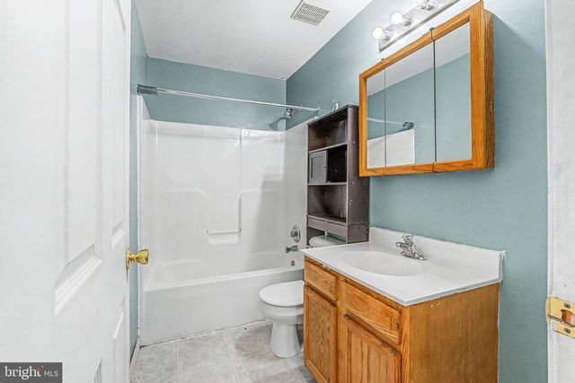 110 N REYMANN ST, Ranson, WV 25438