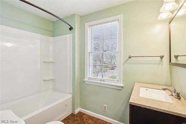 3741 Northwood Road, University Heights, OH 44118