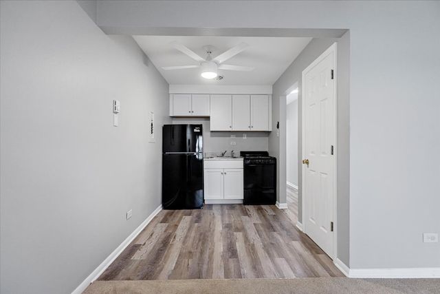 6212 W 64th Place 202, Chicago, IL 60638