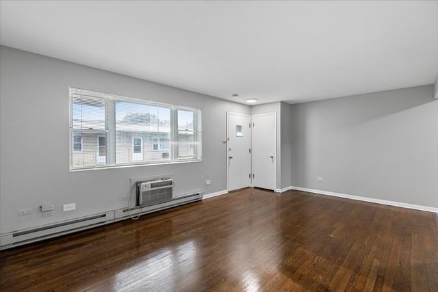 6212 W 64th Place 202, Chicago, IL 60638