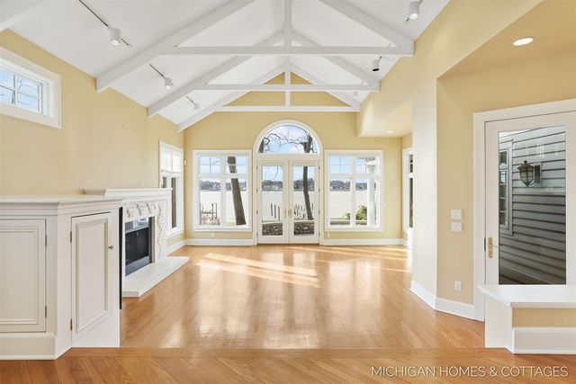 714 N Shore Drive, Holland, MI 49424