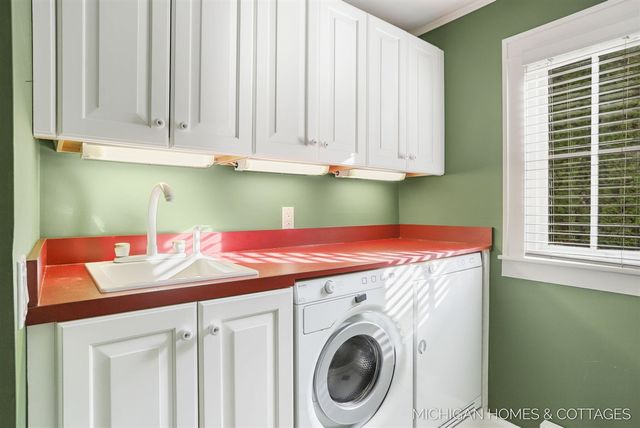 714 N Shore Drive, Holland, MI 49424