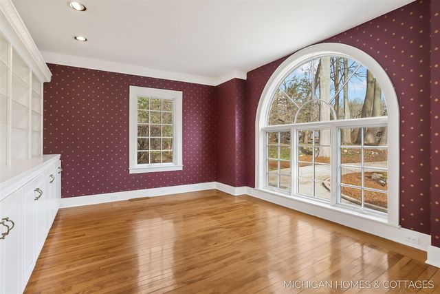 714 N Shore Drive, Holland, MI 49424