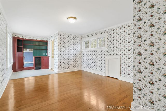 714 N Shore Drive, Holland, MI 49424