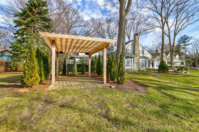 714 N Shore Drive, Holland, MI 49424