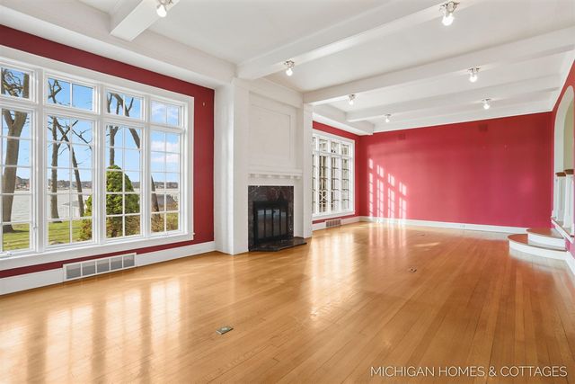 714 N Shore Drive, Holland, MI 49424