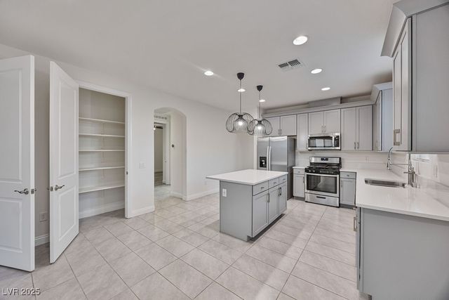 129 Pivot Avenue, North Las Vegas, NV 89031