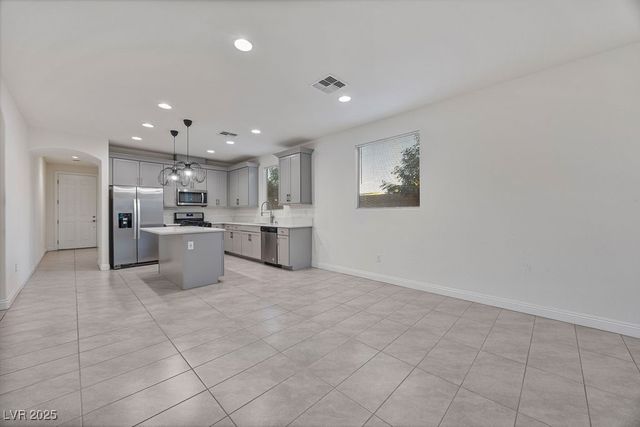 129 Pivot Avenue, North Las Vegas, NV 89031