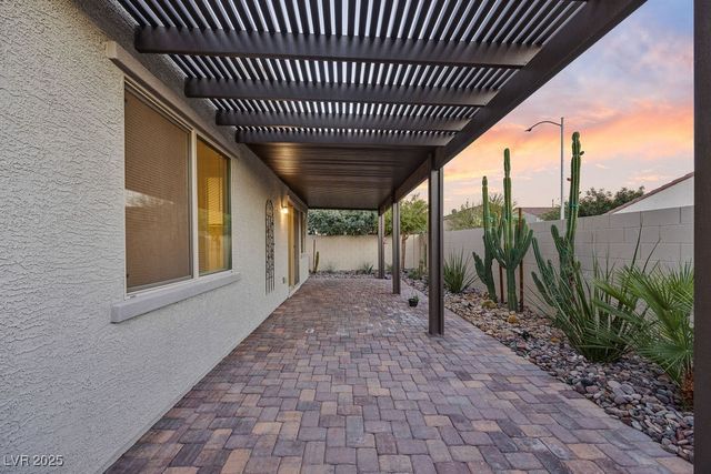 129 Pivot Avenue, North Las Vegas, NV 89031