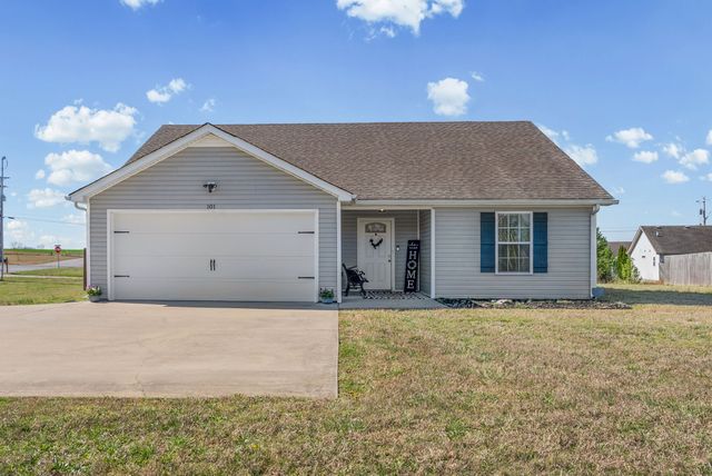 101 Setter Dr, Oak Grove, KY 42262