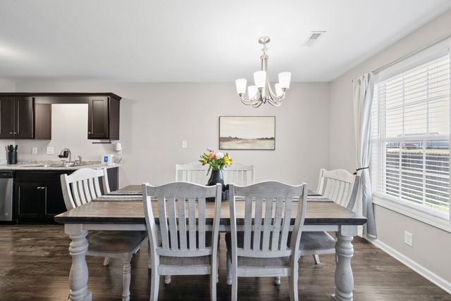 101 Setter Dr, Oak Grove, KY 42262