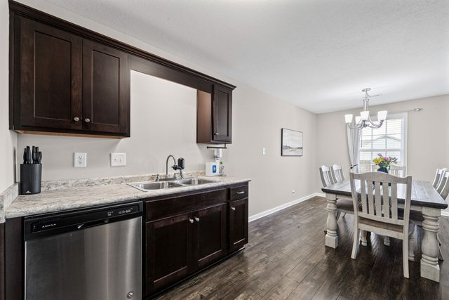 101 Setter Dr, Oak Grove, KY 42262