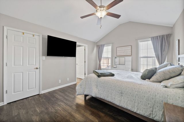 101 Setter Dr, Oak Grove, KY 42262