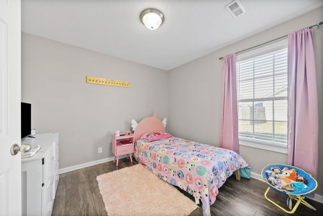 101 Setter Dr, Oak Grove, KY 42262