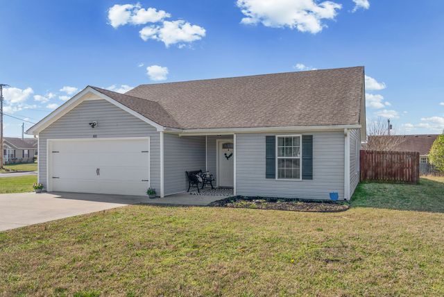 101 Setter Dr, Oak Grove, KY 42262