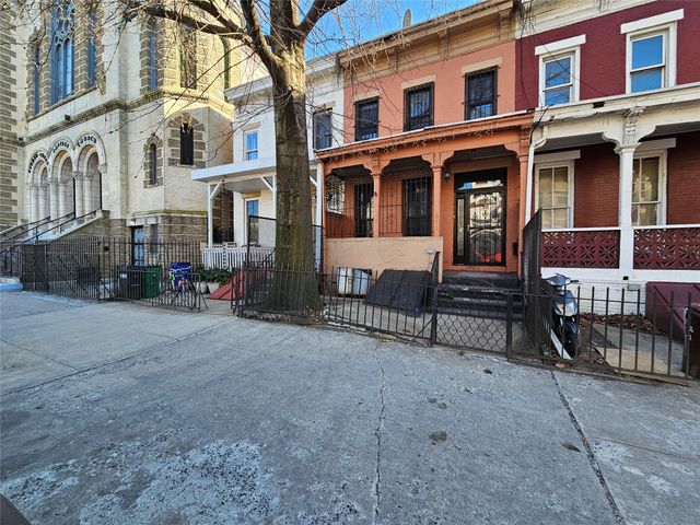 1076 Lafayette Avenue, Brooklyn, NY 11221