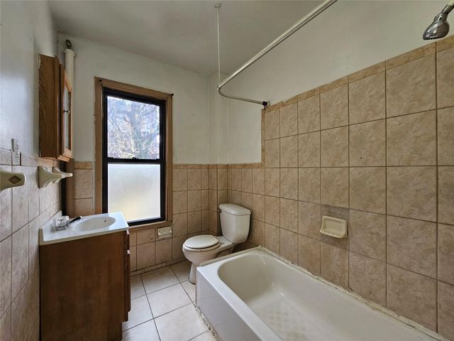 1076 Lafayette Avenue, Brooklyn, NY 11221