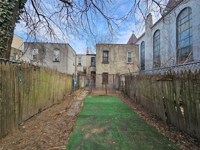 1076 Lafayette Avenue, Brooklyn, NY 11221