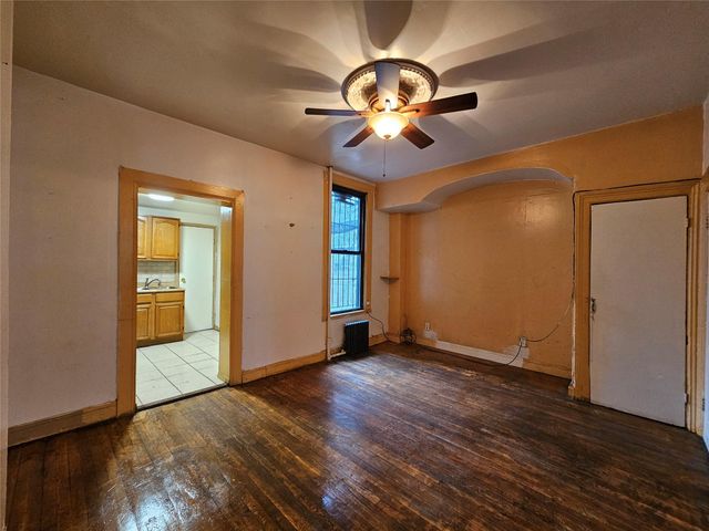 1076 Lafayette Avenue, Brooklyn, NY 11221