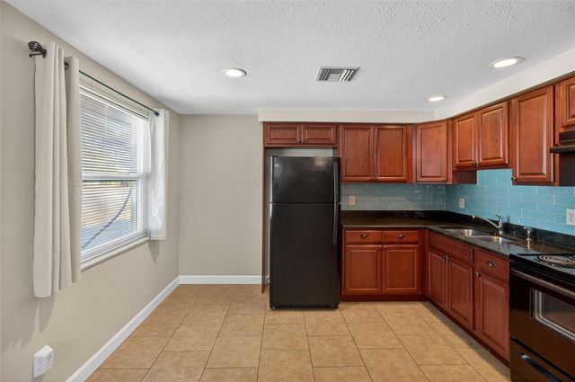 3118 PINE TREE AVENUE B, Largo, FL 33771