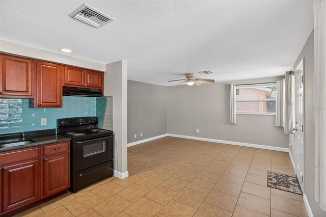 3118 PINE TREE AVENUE B, Largo, FL 33771