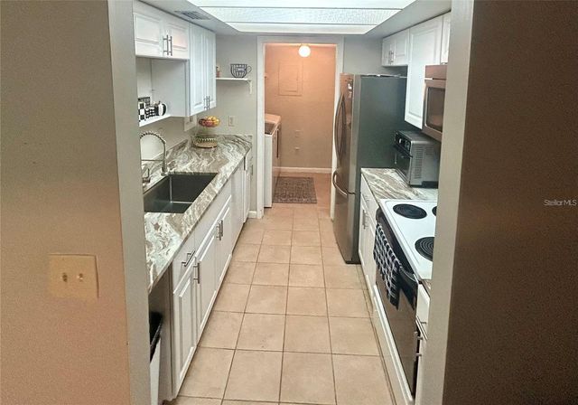 5137 EAGLESMERE DRIVE E05, Orlando, FL 32819