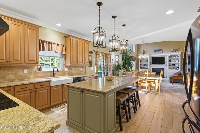 4 Windsong Court, Jackson, NJ 08527