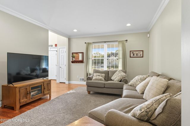 4 Windsong Court, Jackson, NJ 08527