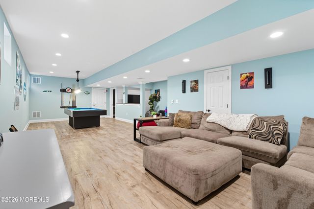 4 Windsong Court, Jackson, NJ 08527