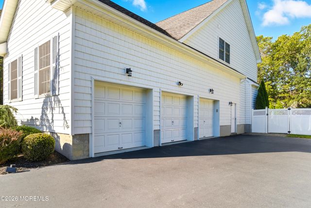 4 Windsong Court, Jackson, NJ 08527