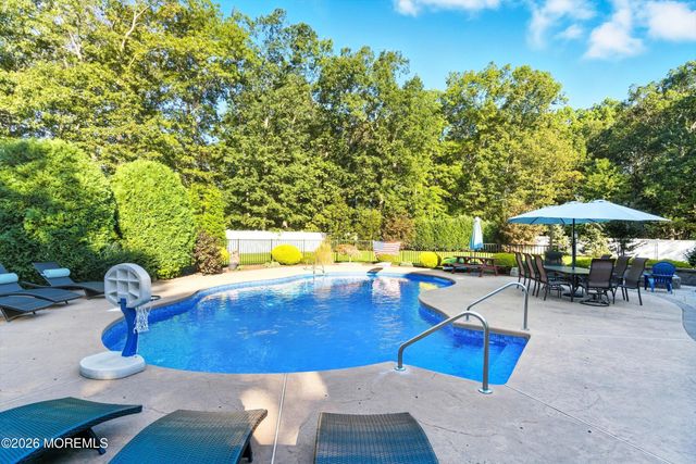 4 Windsong Court, Jackson, NJ 08527