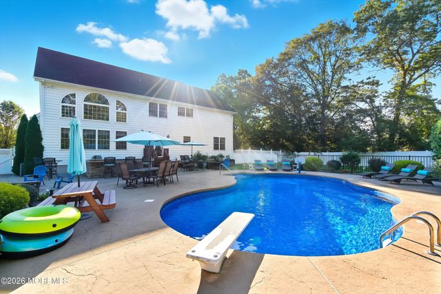 4 Windsong Court, Jackson, NJ 08527