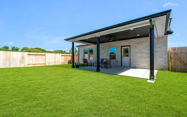 1406 17th Avenue N, Texas City, TX 77590