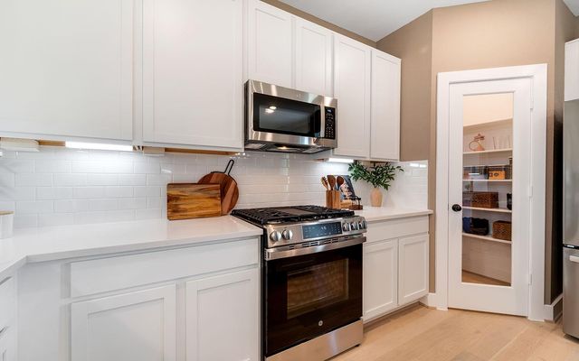 1406 17th Avenue N, Texas City, TX 77590