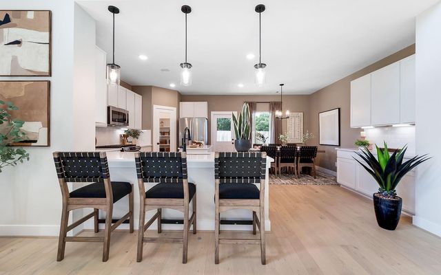 1406 17th Avenue N, Texas City, TX 77590