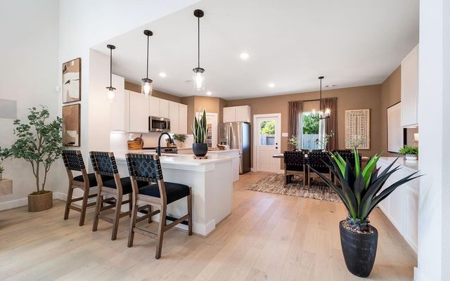 1406 17th Avenue N, Texas City, TX 77590