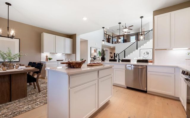 1406 17th Avenue N, Texas City, TX 77590