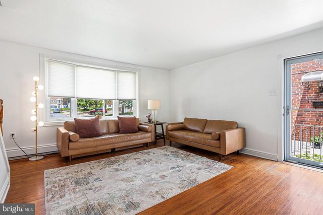 15063 LONDON RD, Philadelphia, PA 19116