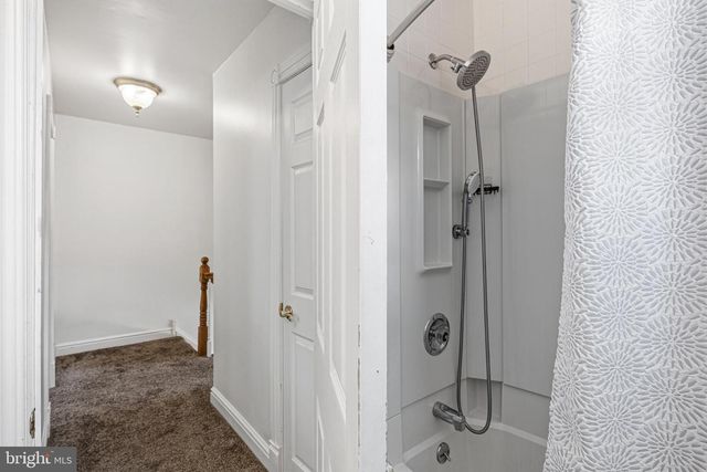 15063 LONDON RD, Philadelphia, PA 19116