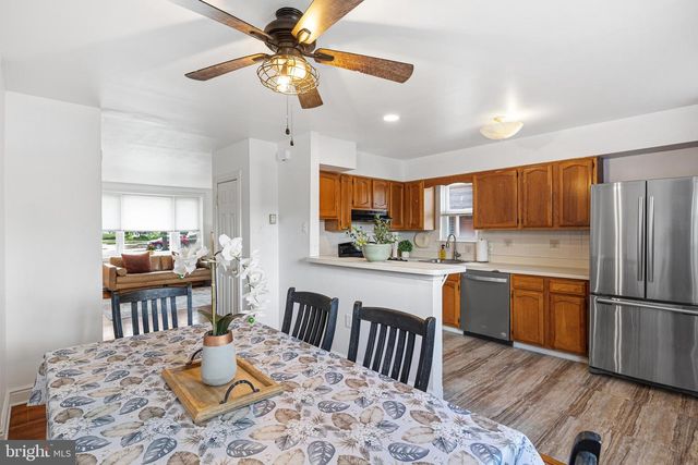 15063 LONDON RD, Philadelphia, PA 19116
