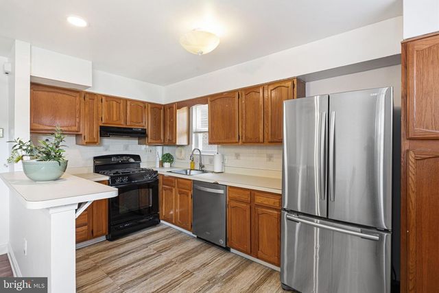 15063 LONDON RD, Philadelphia, PA 19116