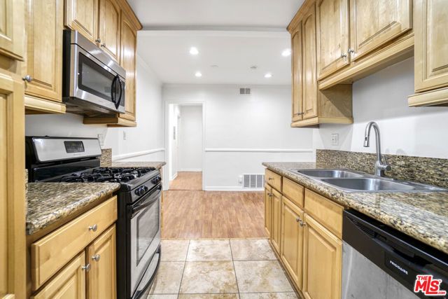 525 N Sweetzer Avenue, West Hollywood, CA 90048