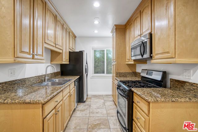 525 N Sweetzer Avenue, West Hollywood, CA 90048