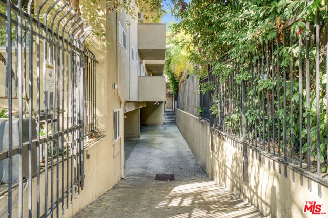 525 N Sweetzer Avenue, West Hollywood, CA 90048