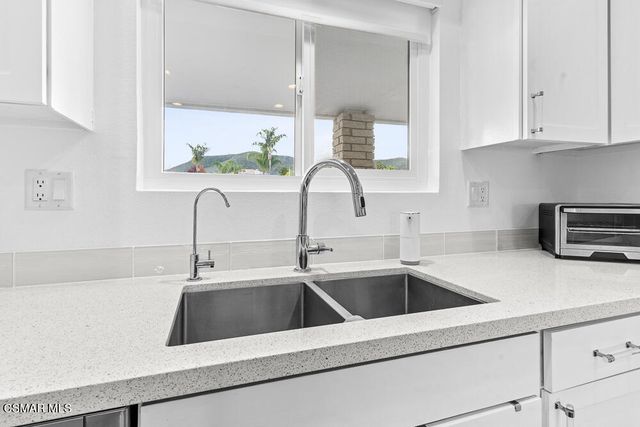 28564 Portsmouth Drive, Menifee, CA 92584