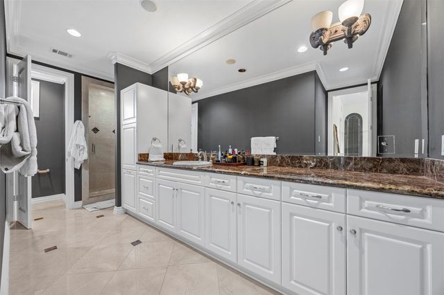 1419 Nantucket Drive, Houston, TX 77057