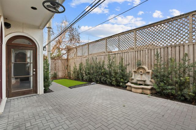 1419 Nantucket Drive, Houston, TX 77057
