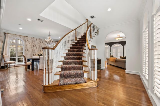 1419 Nantucket Drive, Houston, TX 77057